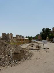 Travaux devant le temple de Ramsès III