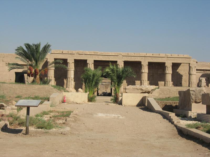 Le portique du temple de Seti 1er 	